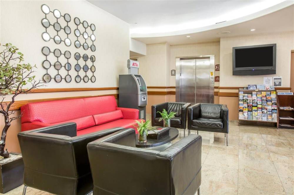 Econo Lodge 7